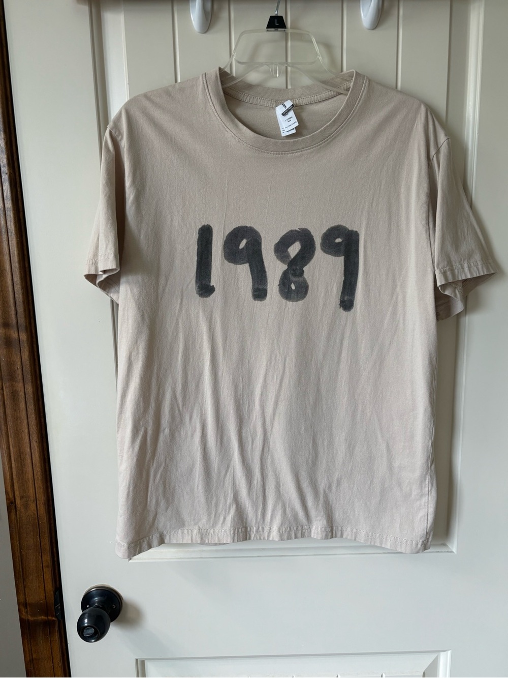 Like new! Taylor Swift 1989 Graphic Tee in Light Beige